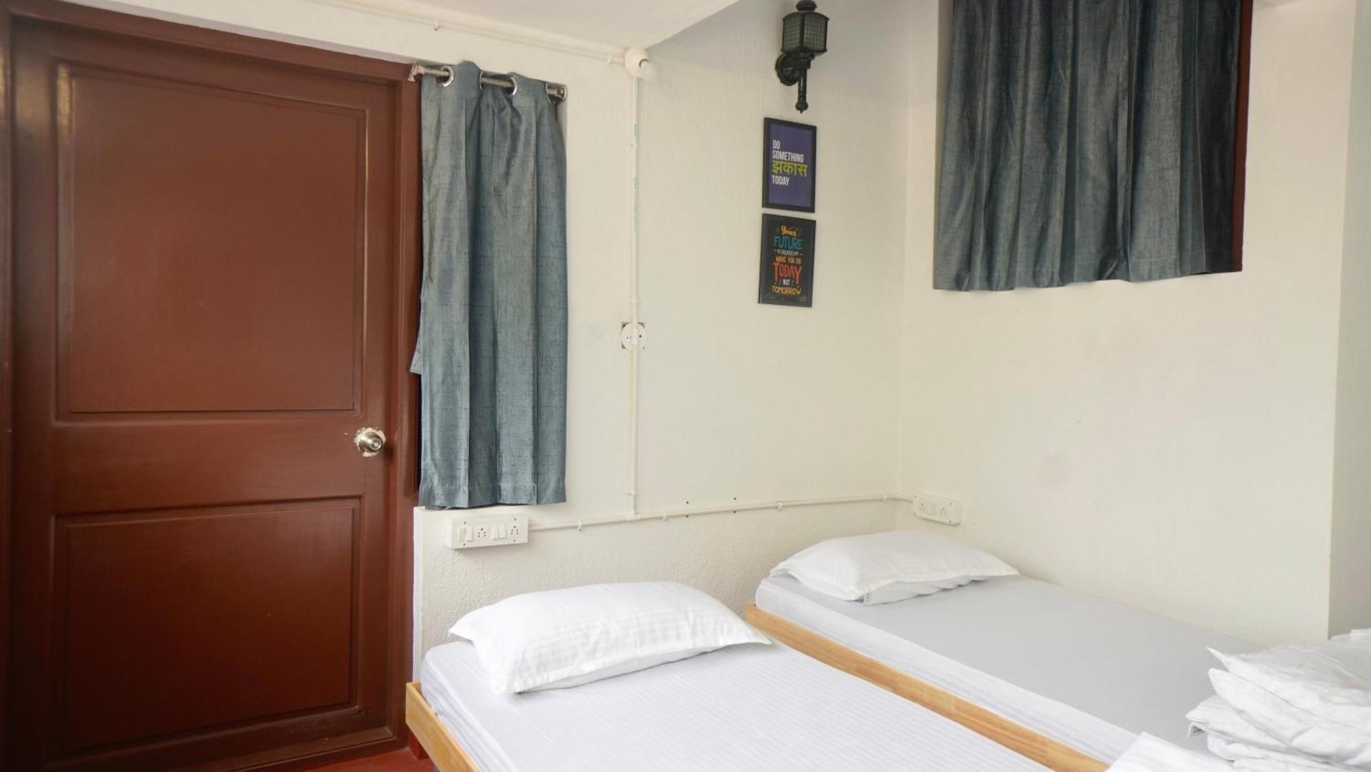 Roambay - Gokulam Vandrarhem Mysore Exteriör bild