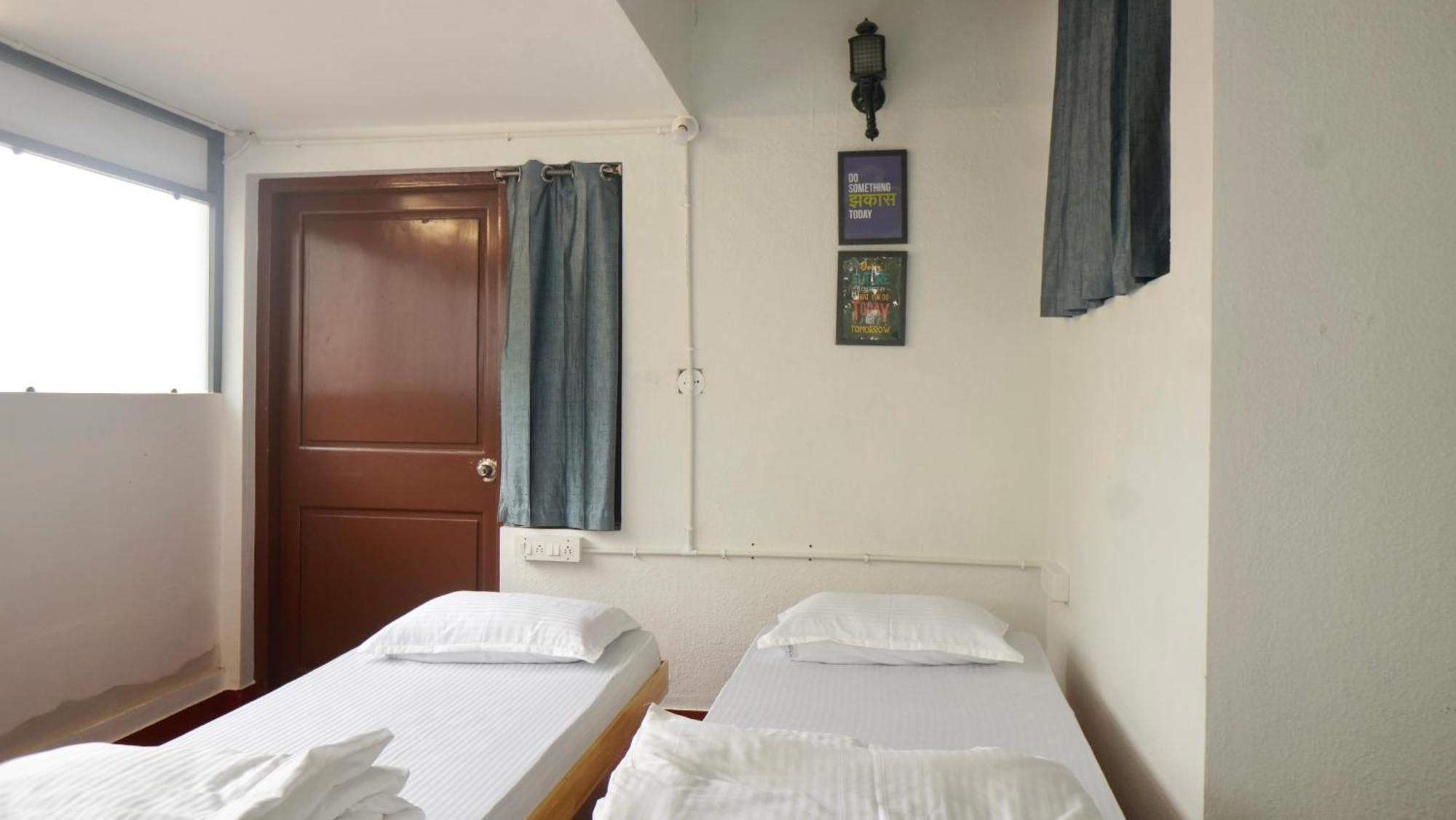 Roambay - Gokulam Vandrarhem Mysore Exteriör bild