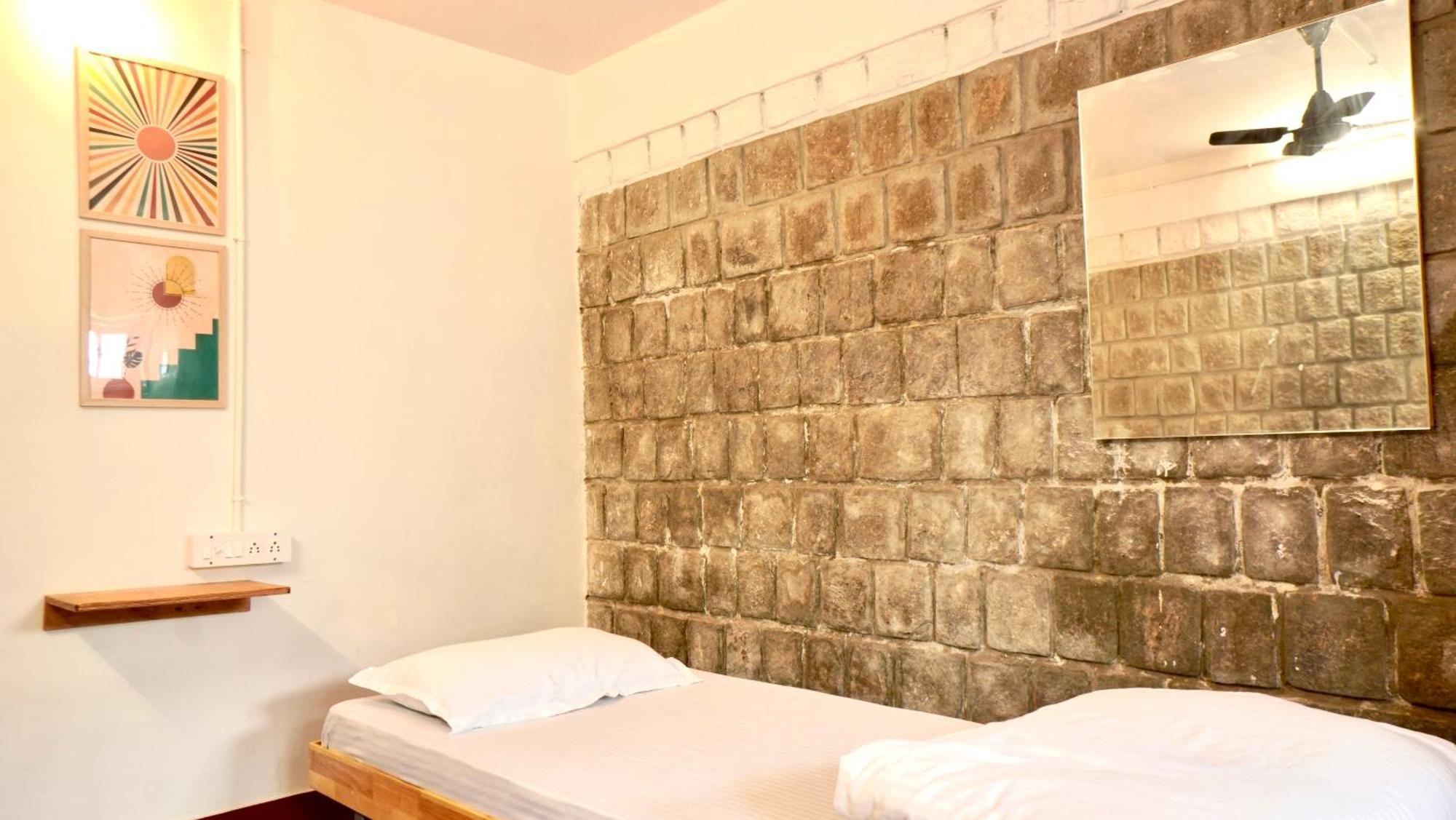 Roambay - Gokulam Vandrarhem Mysore Exteriör bild